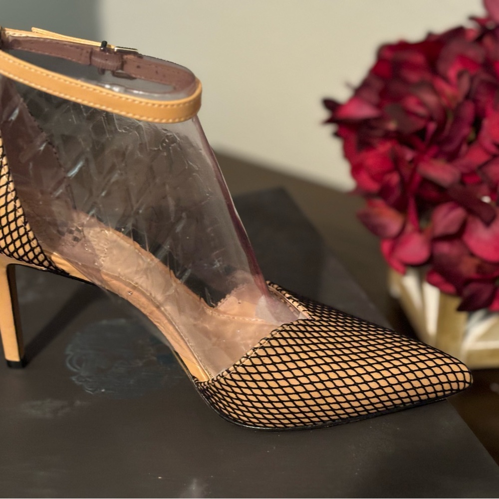 Vince Camuto Maveena: Tan leather with black netting